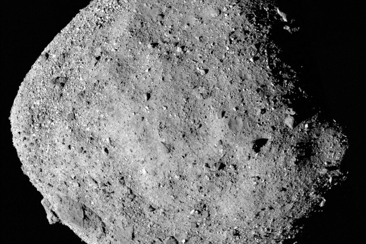 Naučnici smatraju da asteroid Benu sadrži gradivne blokove života