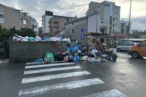 Deset sindikata iz Budve podržalo radnike Komunalnog:...