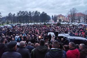 Protest zbog oslobađajuće presude za ubistvo Mrdaka: "Onaj koji...