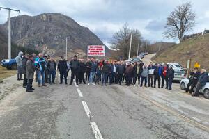 Opozicija opet blokirala put Šavnik-Žabljak zbog reizbora Jakića