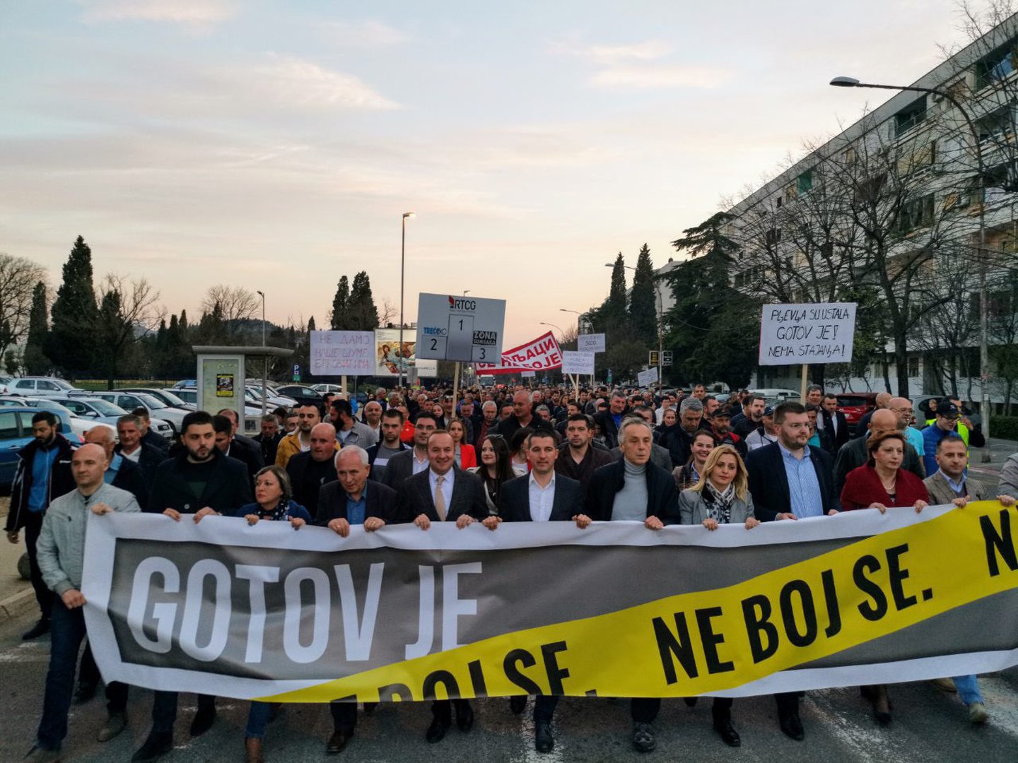 Demonstranti na putu ka centru Podgorice